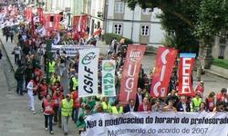 Faixa da manifestación dos mestres nunha imaxe da CIG