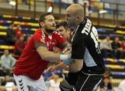 Un momento do lance entre o Academia Octavia e o Puerto Sagunto