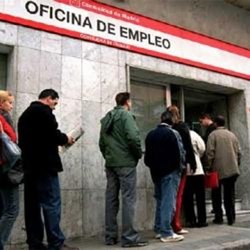 Cola nas oficinas do INEM