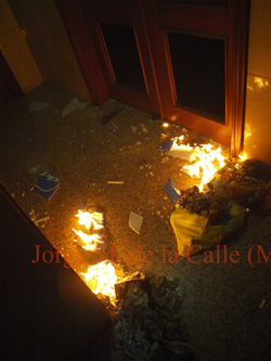 Lume as portas do PP en Ourense. Jorge M. de la Calle