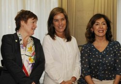Reunión entre a ministra Ana Mato e as conselleiras de Traballo e Benestar, Beatriz Mato, e Sanidade, Rocío Mosquera 