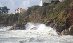 Casas na costa da Ría de Pontevedra sen servidume de paso, unha delas a do construtor Jacinto Rey segundo Salvemos Pontevedra