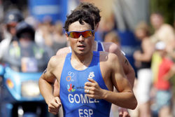 Gómez Noya, na carreira a pé O triatleta Gómez Noya, na carreira a pé. O triatleta Gómez Noya, na carreira a pé.