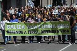 Manifestación contraMINAacción en Santiago contra a minería en Galicia/ Salvemos Cabana