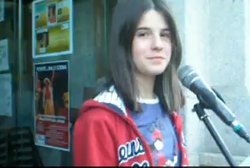 Mabel, unha nena de 12 anos estafada polas preferentes