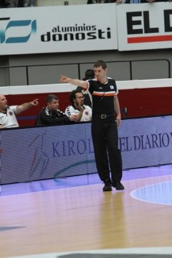 Jacobo Rial, árbitro da Liga ACB.