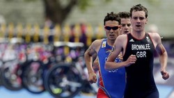 O ferrolán Gómez-Noya, entre os irmáns Brownlee.
