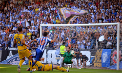 Juan Domínguez marca o gol do Dépor. /canaldeportivo.com