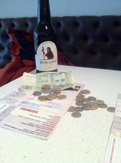 Iniciativa para pagar viños e cervexas con pesetas/ X.G.