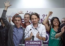 Pablo Iglesias de Podemos celebra os resultados das eleccións europeas /ecorepublicano tweeter