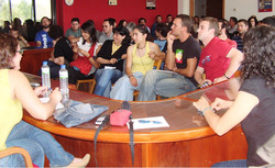 Foto da primeira asemblea nacional de traballadores e traballadoras da arqueoloxía que se realizou en Compostela no ano 2006 / CIG