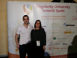 Dous dos socios fundadores de Situm Technologies, Adrián Canedo e Cristina Gamallo, durante a súa participación no Summit Singularity University celebrado en Sevilla a pasado fin de semana.
