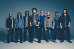 A banda de reggae SOJA