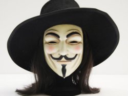 Máscara de V de Vendetta, logo popularizada por Anonymous/syfy.es