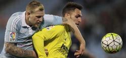 Guidetti pelexa polo balón coa defensa castellonenca. / lfp.es