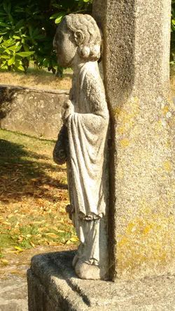 Unha escultura do taller do Mestre Mateo que se atopa nunha igrexa do rural compostelán / Elixio Vieites