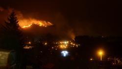 Unha coluna de lume avanza por Gondomar / Migue Núñez