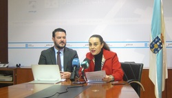 Germán Fernández (Ecovidrio) e a directora xeral María Cruz Ferreira / Europa Press