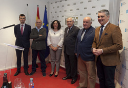 Autoridades presentes no acto. Fonte: DO Valdeorras