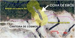 Situación da Cova de Eirós, rodeada por Cementos Cosmos / Adega
