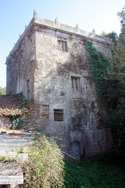 A Torre da Penela, en Cabana de Bergantiós, está á venda / Galipedia