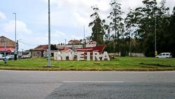 Novo cartel realizado polo concello co topónimo deturpado de Riveira / BNG