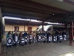 Participantes na protesta en defensa do tren A Coruña-As Mariñas / Europa Press