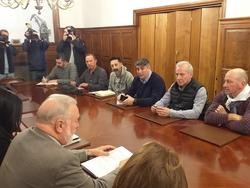 Reunión do comité de empresa de Vulcano e representantes sindicais co presidente do Porto de Vigo, Enrique López Veiga.. PAULA XUSTO-EUROPA PRESS / Europa Press