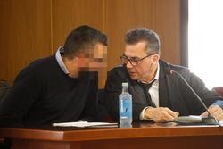 O presunto asasino e o seu avogado no xuízo do crime de Ana Enjamio  en Vigo. Marta Vázquez Rodríguez - Europa Press / Europa Press