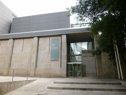 Museo de Belas Artes da Coruña / Zarateman en Wikipedia.