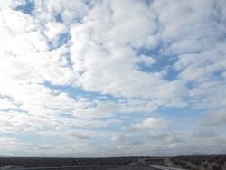 Sol, nubes, ceo despexado, bo tempo, temperaturas. EUROPA PRESS - Arquivo / Europa Press