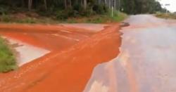A estrada N-634, tralo derramamento de lodos vermellos de Alcoa / GOOGLE FOTOS