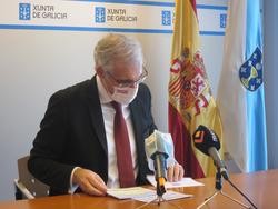 O vicepresidente económico da Xunta, Francisco Conde, comparece ante os medios tras participar na mesa da automoción / Europa Press