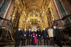 Autoridades no acto institucional de presentación das obras de rehabilitación da Catedral de Santiago / Xunta.