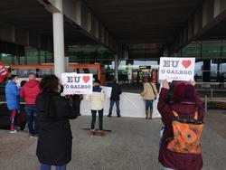 Concentración en defensa da traballadora no aeroporto de Compostela / Fonte: A Mesa