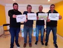 Membros da directiva de Agromuralla, xusto antes da roda de prensa para dar conta da manifestación convocada para o 17 de marzo | LX