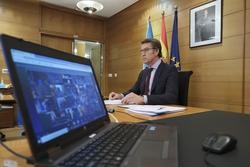 O presidente da Xunta, Alberto Núñez Feijóo, reúnese por videoconferencia co presidente do Goberno, Pedro Sánchez, e o resto de titulares autonómicos. XUNTA