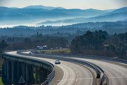 Unha das peaxes da autoestrada AP-9 / AUDASA - Arquivo