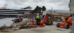 Obras de reforma no paseo das Avenidas, no Porto de Vigo, na zona que se afundiu en agosto de 2018 durante un concerto do festival Ou Marisquiño.. PORTO DE VIGO / Europa Press