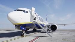 Avión da compañía irlandesa Ryanair na pista dun aeroporto / Ryanair - Europa Press. / Europa Press