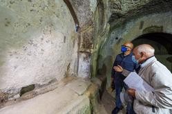 O presidente da Deputación de Ourense, Manuel Baltar, e o profesor Antonio Rodríguez Colmenero visitan o mosteiro de San Pedro de Rocas. ALBERTE PAZ GARZA / Europa Press