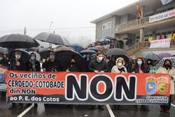 O alcalde de Cerdedo-Cotobade (Pontevedra), Jorge Cubela, encabeza unha protesta contra o proxecto eólico dos Cotos.. CONCELLO DE CERDEDO-COTOBADE
