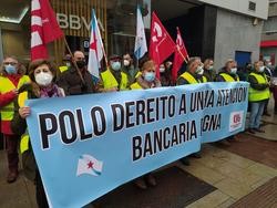 Protesta de pensionistas e xubilados convocada pola CIG contra os "abusos" das entidades bancarias.. CIG VIGO