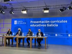 O conselleiro de Educación, Román Rodríguez, e o seu equipo, presentan os novos currículos de ensino. / Europa Press