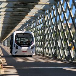 Proba dun vehículo autónomo do CTAG na vella Ponte Internacional / Concello de Tui