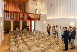 Visita do conselleiro de Cultura, Román Rodríguez, ao auditorio rehabilitado da casa-museo de Rosalía de Castro /  LUÍS POLO