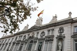 Arquivo - Fachada do edificio do Tribunal Supremo coa bandeira española no alto.. Jesús Hellín - Europa Press - Arquivo / Europa Press