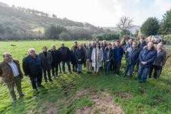 O vicesecretario de Coordinación Autonómica e Local do PP, Pedro Rollán, desprazouse a Muras, un municipio rural da Terra Chá, en Lugo, en que a gandaría ten gran peso económico, para coñecer o sector e dar o apoio dos populares / PPDEGALICIA - Arquivo