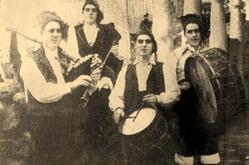 Gaiteiros con cantos dos Reis en Baleira, Lugo 