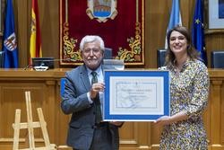 A xornalista Tamara Montero recibe o premio Xosé Aurelio Carracedo /  DEPUTACIÓN DE OURENSE 